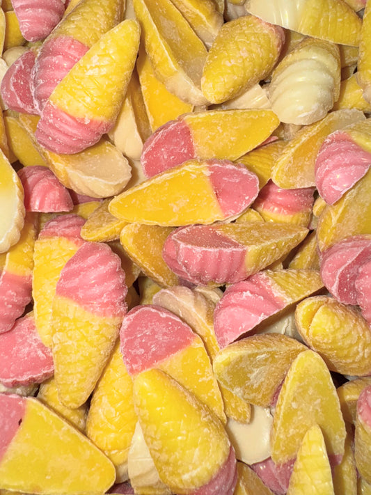 White & Strawberry Sundae Chocolate